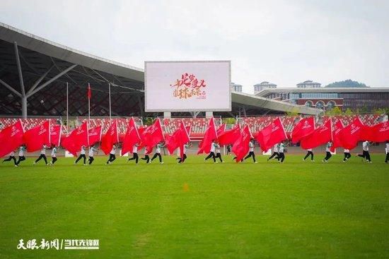 在10天的时间里我们要踢三场比赛，我们需要全力以赴。